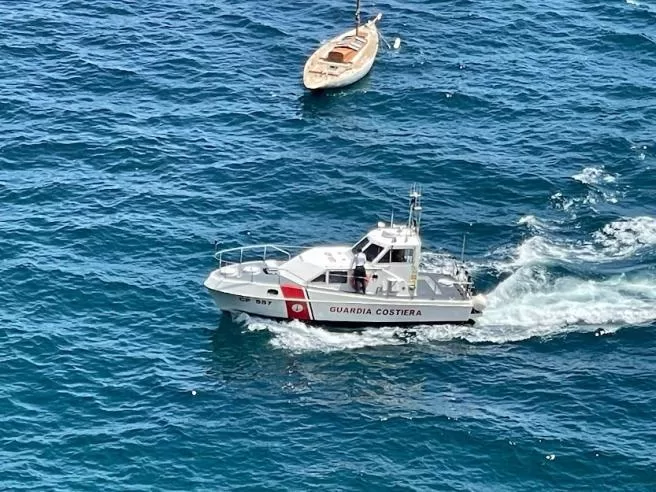 Tragedia a Cetara: giovane tranciato dall’elica della barca