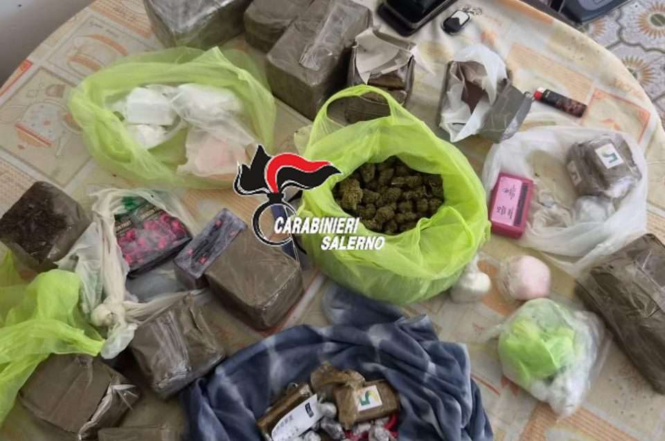 Droga e armi sequestrate dai Carabinieri tra Capaccio Paestum ed Eboli