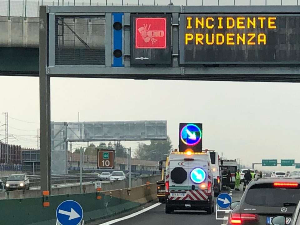 Incidente sul raccordo Avellino-Salerno a Fisciano